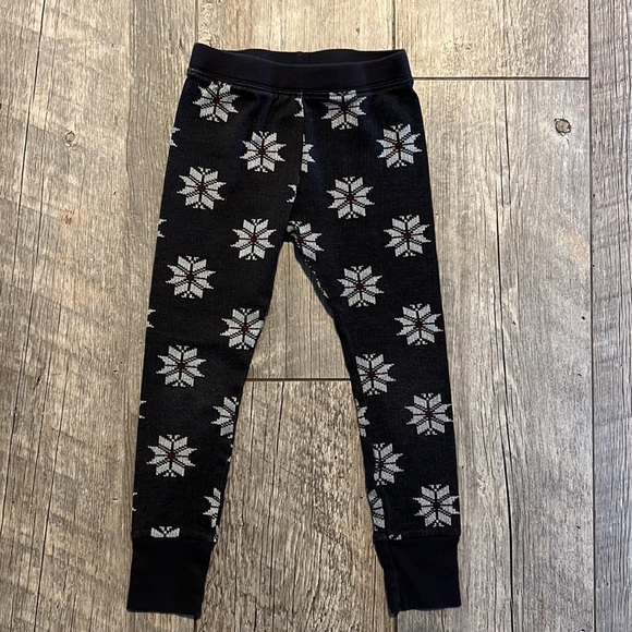 Hearth & Hand Magnolia Toddler Fair Isle Holiday
Pajama Set Snowflakes Grey - Picture 3 of 4